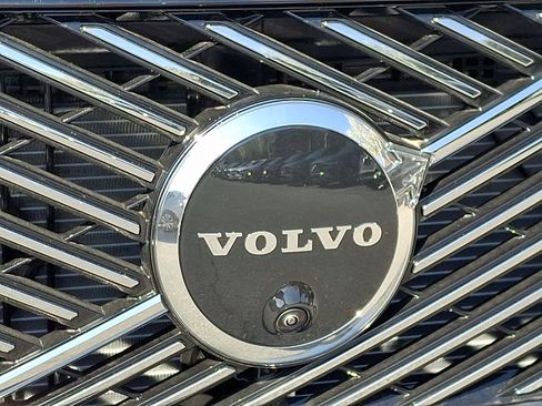 New 2026 Volvo XC90 B6 Plus w/ Protection Package Premier AWD/4WD image 16