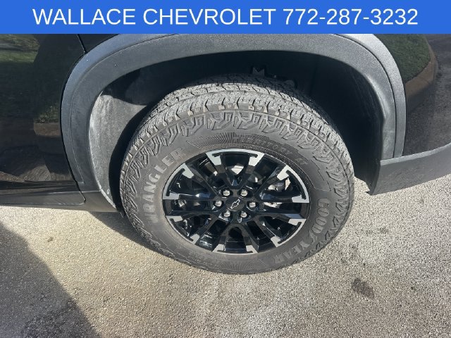 Used 2025 Chevrolet Traverse Z71 w/ Driver Confidence Package AWD/4WD image 11