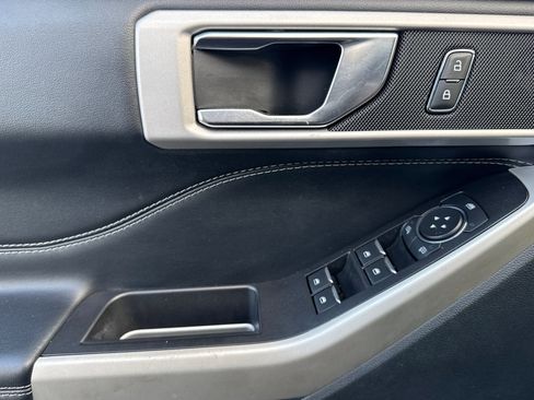 Certified 2022 Ford Explorer XLT w/ Equipment Group 202A image 12