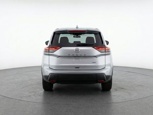 Used 2025 Nissan Rogue SV image 7