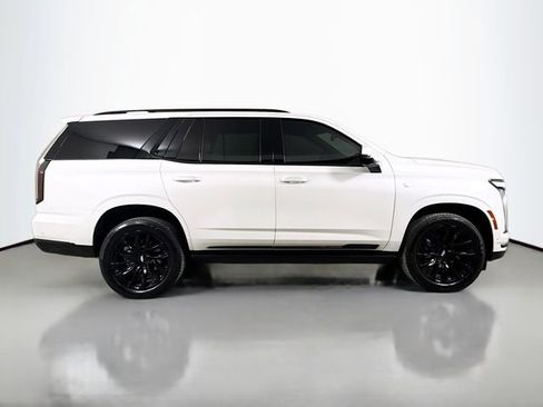 Used 2025 Cadillac Escalade Sport w/ LPO, ONYX Package image 4