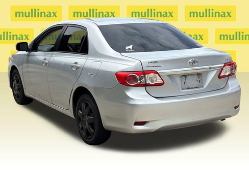 Used 2013 Toyota Corolla LE FWD image 9