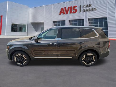 Used 2025 Kia Telluride S FWD image 10