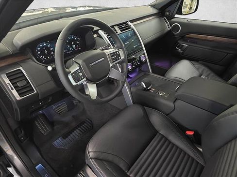 New 2026 Land Rover Discovery S AWD/4WD image 18