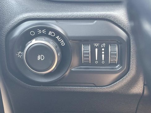Used 2020 Jeep Wrangler Unlimited Sahara AWD/4WD image 22