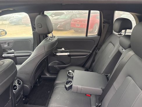 Used 2021 Mercedes-Benz GLB 250 4MATIC image 25