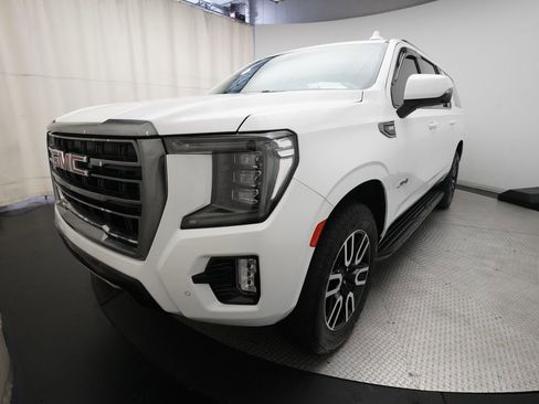 Used 2021 GMC Yukon XL AT4 w/ Technology Package AWD/4WD image 12