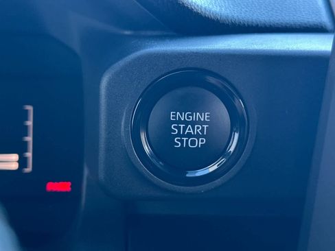 Used 2025 Toyota Tacoma SR image 22