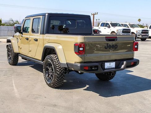 New 2026 Jeep Gladiator Sport AWD/4WD image 7