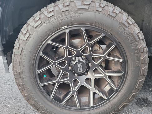 Used 2018 Ford F150 XLT w/ Equipment Group 302A Luxury RWD image 8