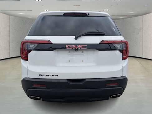 Used 2023 GMC Acadia SLT w/ Elevation Edition image 4