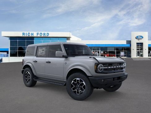 New 2026 Ford Bronco Outer Banks AWD/4WD image 13