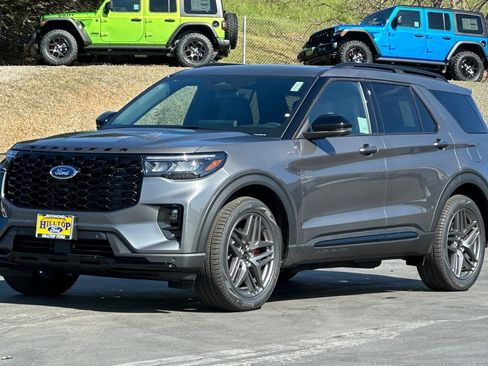 New 2026 Ford Explorer ST-Line w/ ST-Line Street Pack image 15