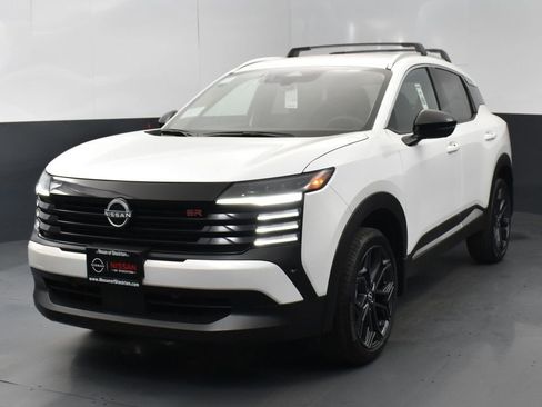 New 2026 Nissan Kicks SR w/ Illumination Package image 3