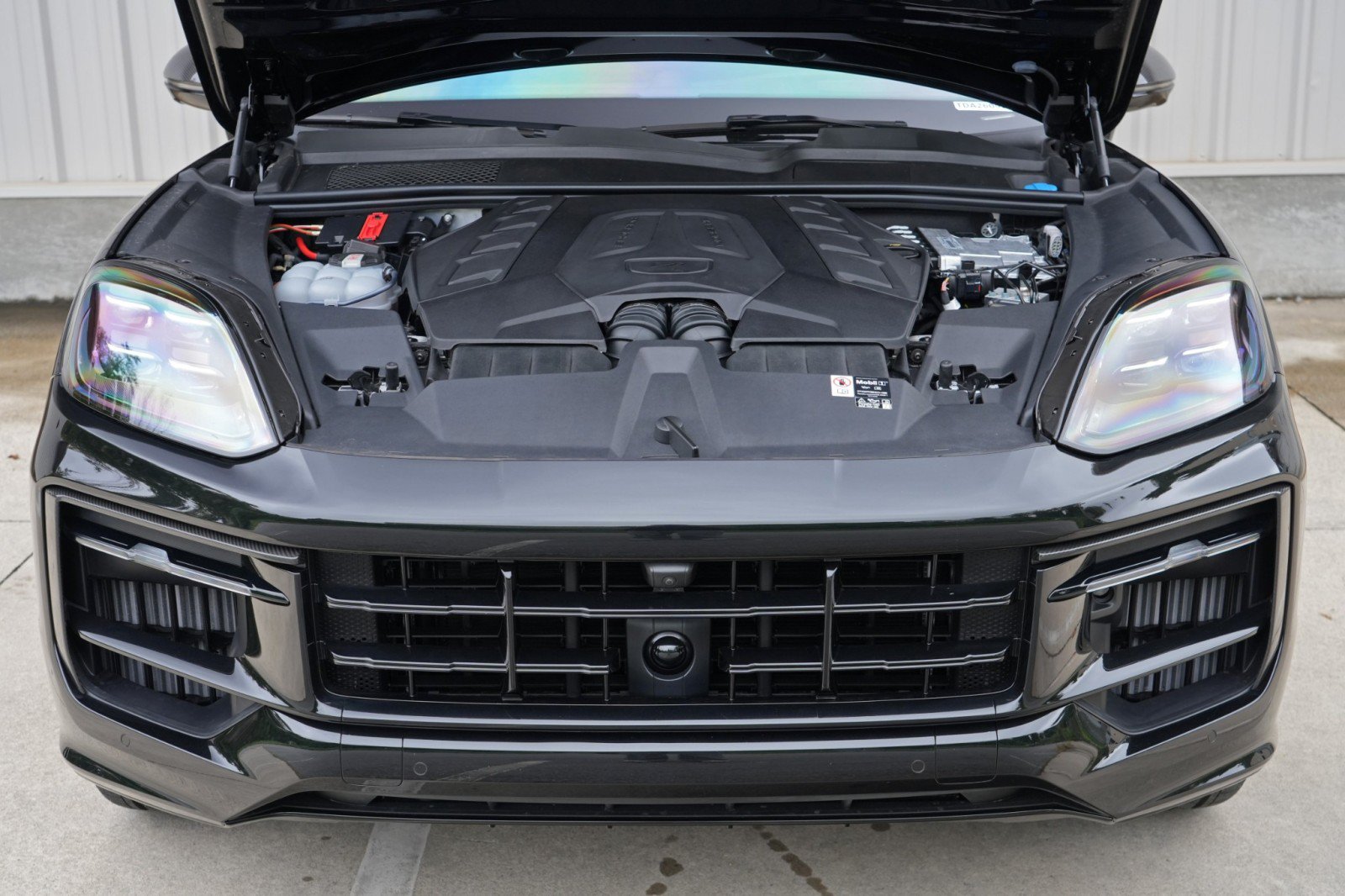 Used 2026 Porsche Cayenne GTS AWD/4WD image 8