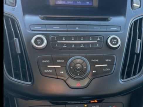 Used 2016 Ford Focus SE w/ Exterior Protection Package image 29