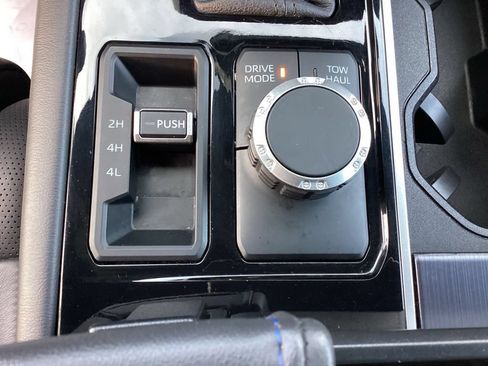 Used 2023 Toyota Tundra Platinum AWD/4WD image 30