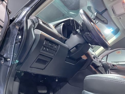 Used 2017 Subaru Outback 2.5i Limited image 19