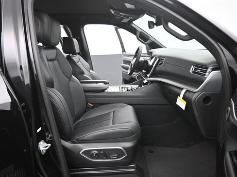 New 2026 Jeep Grand Wagoneer L Limited image 20