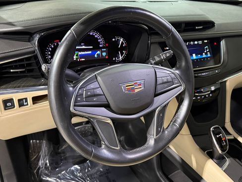 Used 2019 Cadillac XT5 FWD image 4