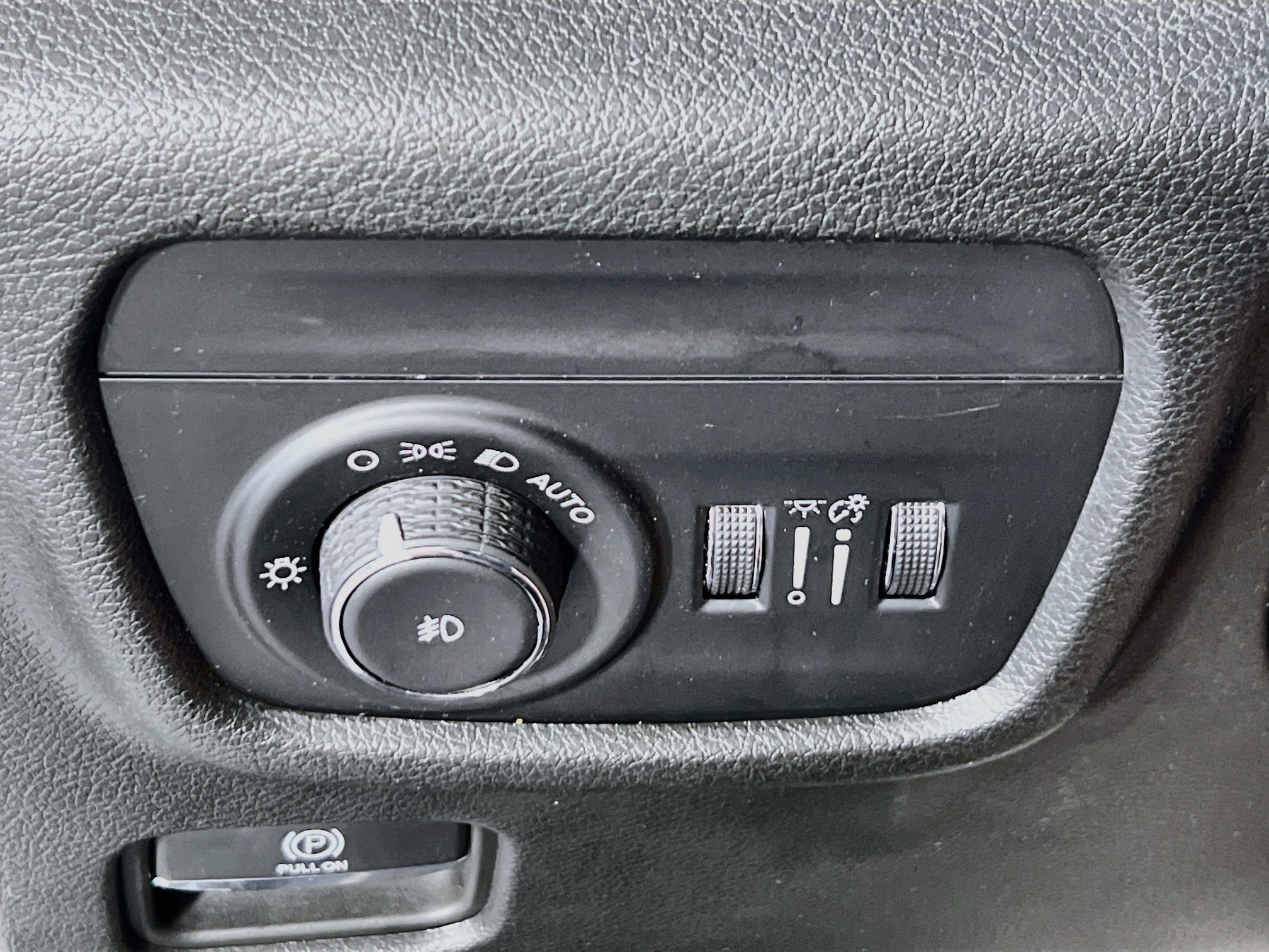 Used 2023 Jeep Grand Cherokee Limited AWD/4WD image 10