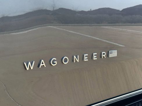 Used 2022 Jeep Wagoneer Series II w/ Premium Group I image 19