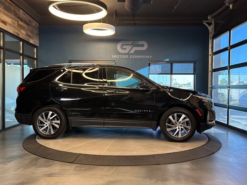 Used 2023 Chevrolet Equinox Premier FWD image 2