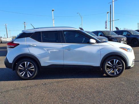 Used 2020 Nissan Kicks SV image 8