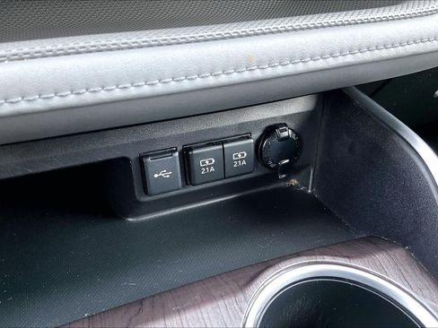 Used 2020 Toyota Highlander Limited AWD/4WD image 32