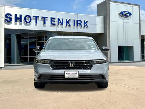 Used 2025 Honda Accord Sport image 2