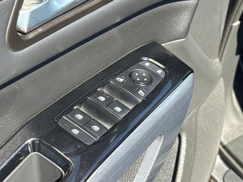 Used 2022 Nissan Pathfinder SL image 6