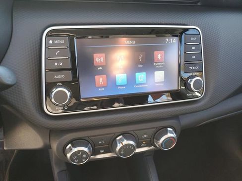 Certified 2025 Nissan Kicks Play S image 28