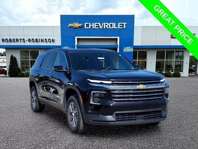 Used 2025 Chevrolet Traverse LT