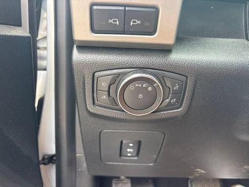Used 2016 Ford F150 Lariat RWD image 19