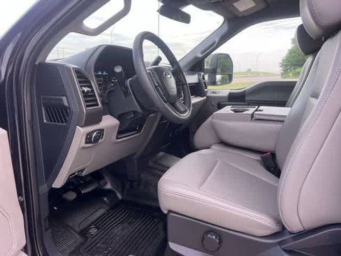 Used 2022 Ford F250 XL w/ Power Equipment Group image 3