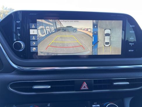 Used 2021 Hyundai Sonata Limited w/ Preferred Accessory Package image 13