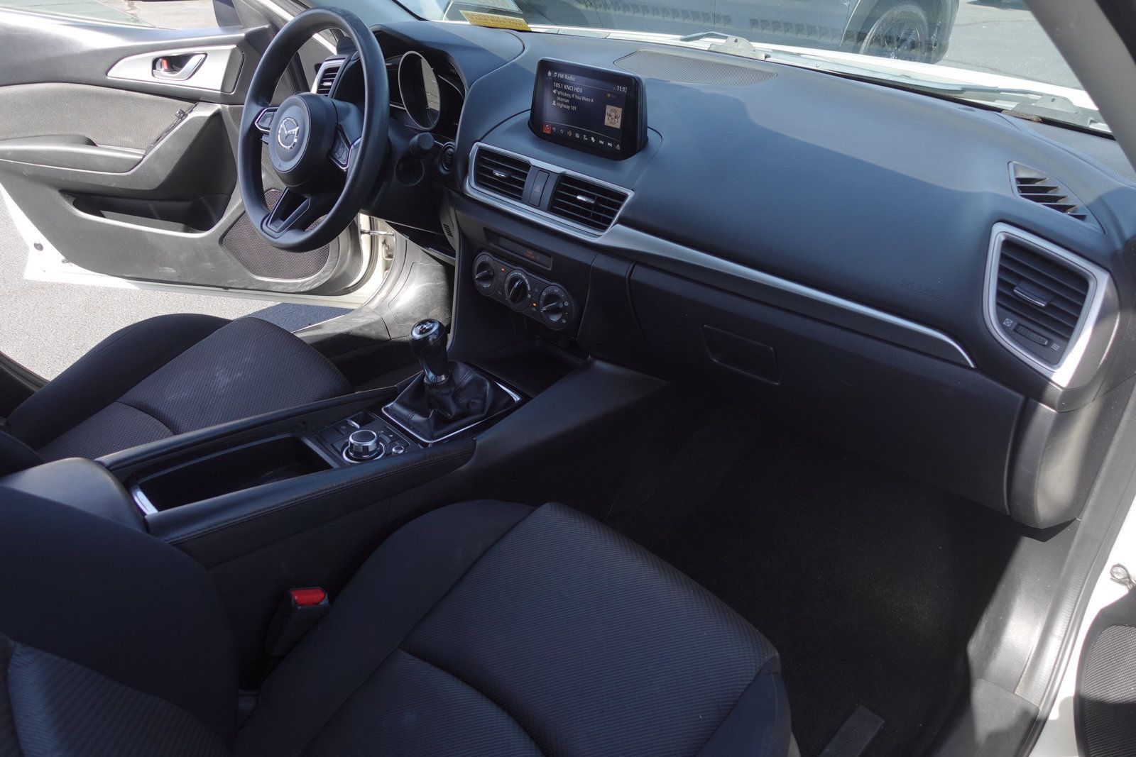 Used 2017 MAZDA MAZDA3 Sport FWD image 11