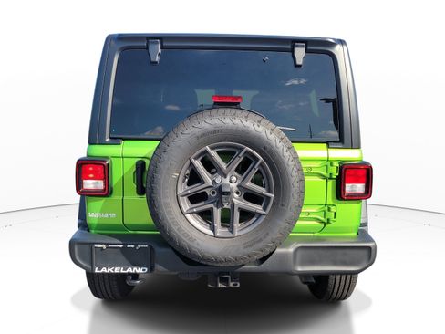 Used 2025 Jeep Wrangler Unlimited Sport AWD/4WD image 5