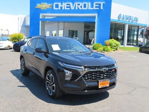 Used 2026 Chevrolet Trax RS w/ Sunroof Package FWD image 1