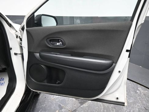 Used 2020 Honda HR-V Sport image 17