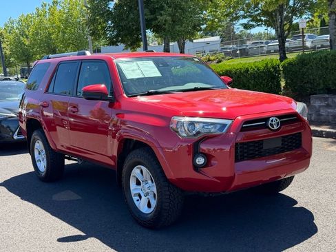 Used 2022 Toyota 4Runner SR5 AWD/4WD image 2