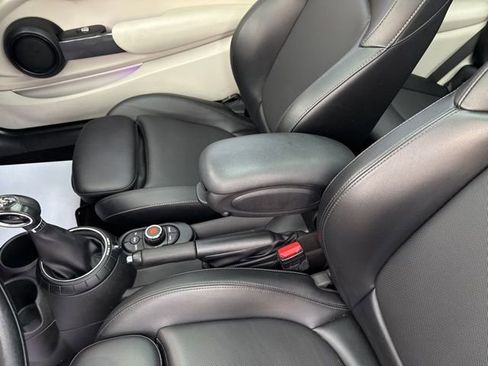 Used 2016 MINI Cooper 2-Door Hardtop image 27