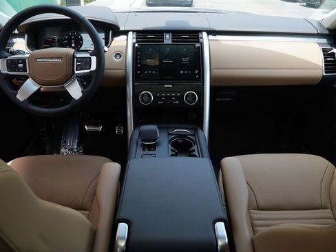 New 2026 Land Rover Discovery Limited Edition AWD/4WD image 14