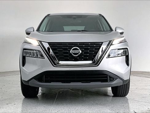 Used 2021 Nissan Rogue SV FWD image 3