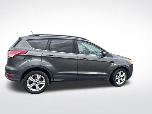 Used 2016 Ford Escape SE w/ Equipment Group 201A image 6