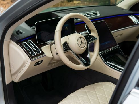 Used 2023 Mercedes-Benz S 580 4MATIC Sedan w/ Warmth & Comfort Package image 3