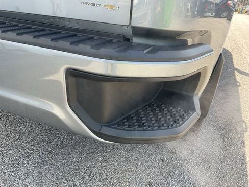 Used 2024 Chevrolet Silverado 1500 Custom image 10