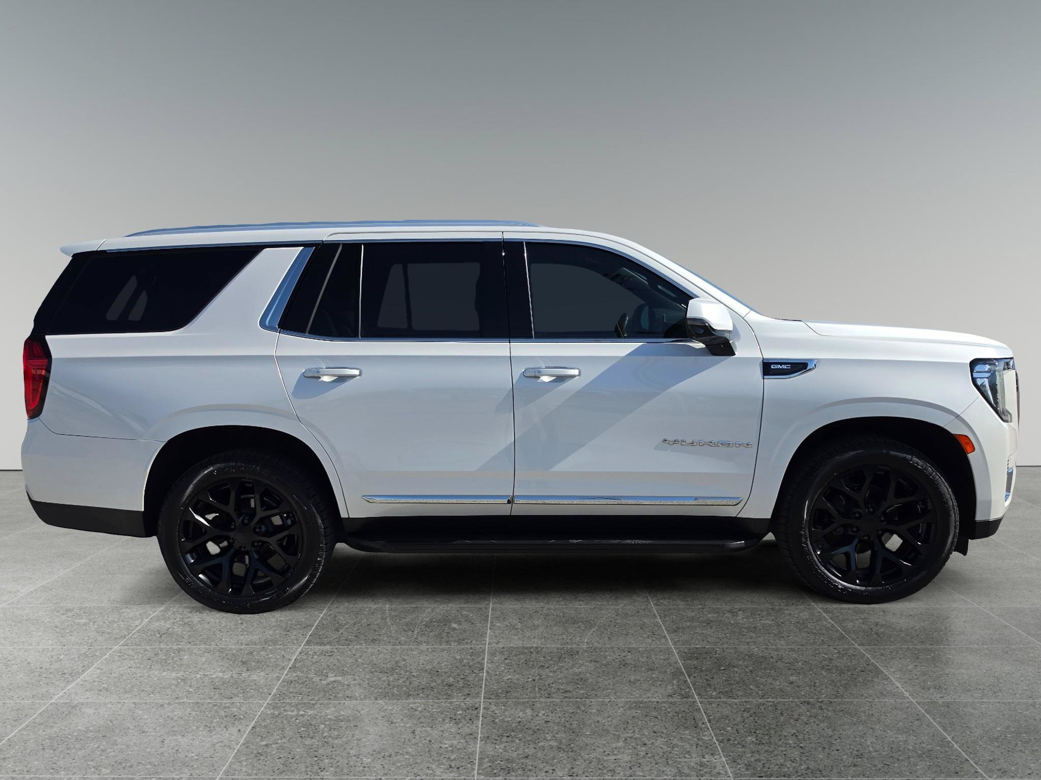 Used 2021 GMC Yukon SLT w/ SLT Premium Package AWD/4WD image 7