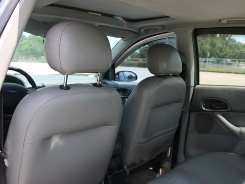 Used 2005 Ford Focus S FWD image 15