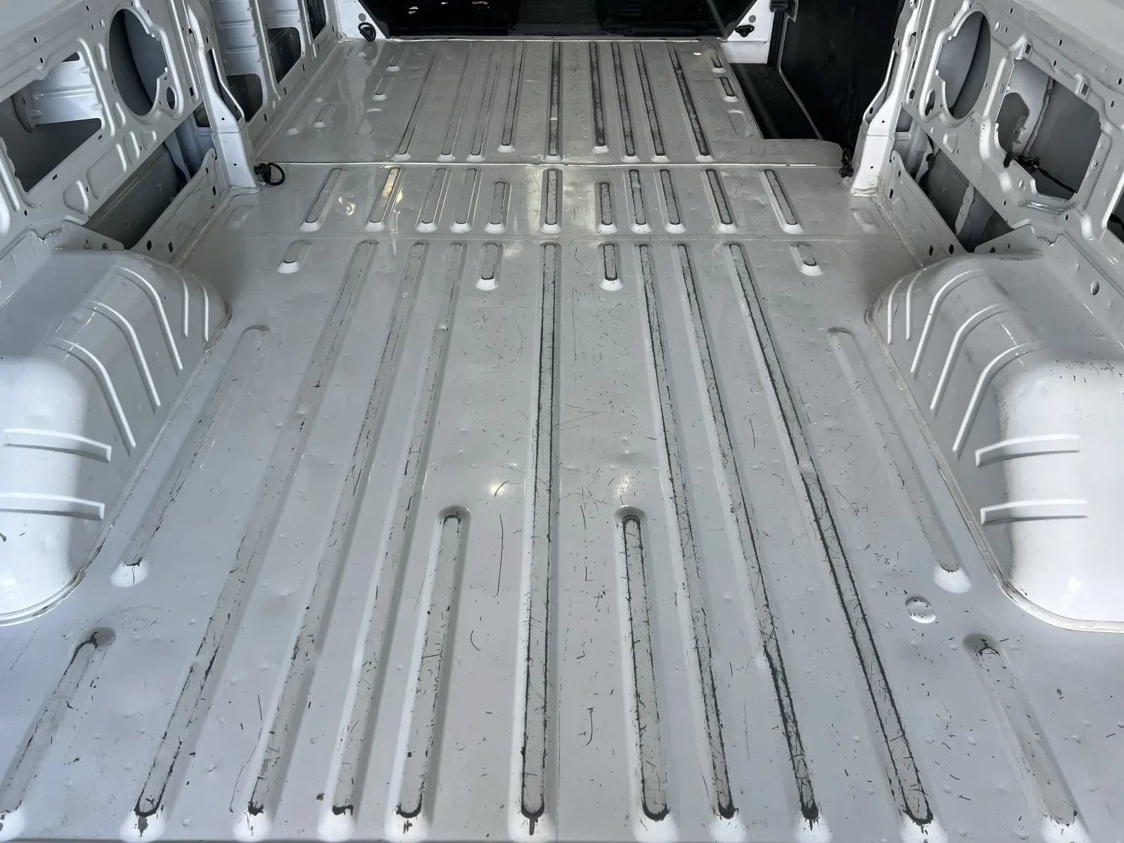 Used 2025 Ford Transit 250 148 Medium Roof RWD image 19